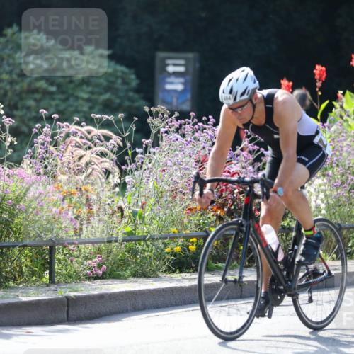 08.09.2024 - Stadtparktriathlon Zöllner http://msf.ph/oto/7029519 08.09.2024 11:09:33 Radfahren 393, 445, 458, 479, 484, 493, 537 meine-sportfotos.de