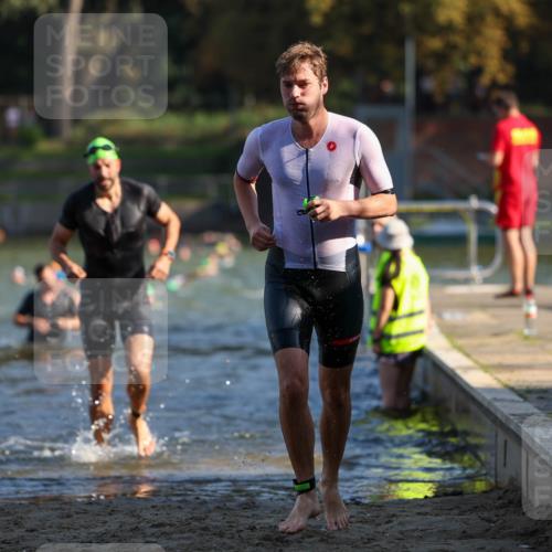 08.09.2024 - Stadtparktriathlon Michael Strokosch http://msf.ph/oto/7029531 08.09.2024 10:32:48 Schwimmen 382, 390, 396, 428 meine-sportfotos.de