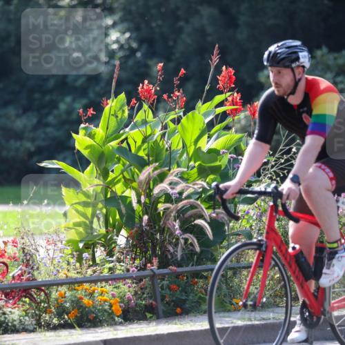 08.09.2024 - Stadtparktriathlon Zöllner http://msf.ph/oto/7029546 08.09.2024 11:09:46 Radfahren 490 meine-sportfotos.de