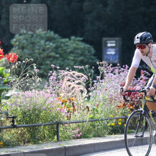 08.09.2024 - Stadtparktriathlon Zöllner http://msf.ph/oto/7029552 08.09.2024 11:09:59 Radfahren 400, 406, 432, 557 meine-sportfotos.de