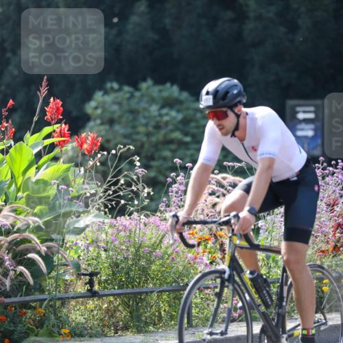 08.09.2024 - Stadtparktriathlon Zöllner http://msf.ph/oto/7029555 08.09.2024 11:09:59 Radfahren 400, 406, 432, 557 meine-sportfotos.de