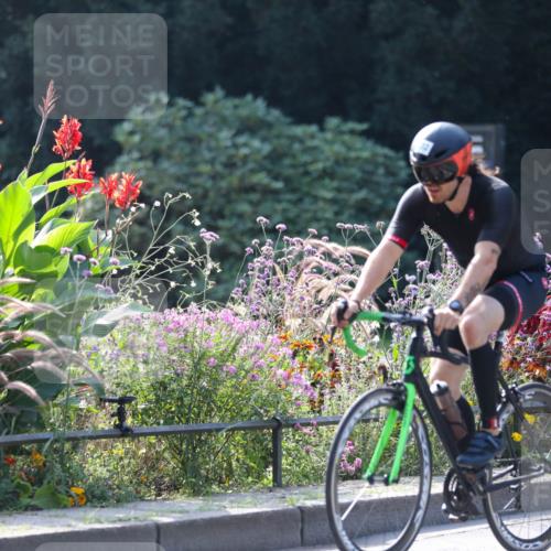 08.09.2024 - Stadtparktriathlon Zöllner http://msf.ph/oto/7029573 08.09.2024 11:10:10 Radfahren 406, 411, 432, 439, 465, 468, 536 meine-sportfotos.de