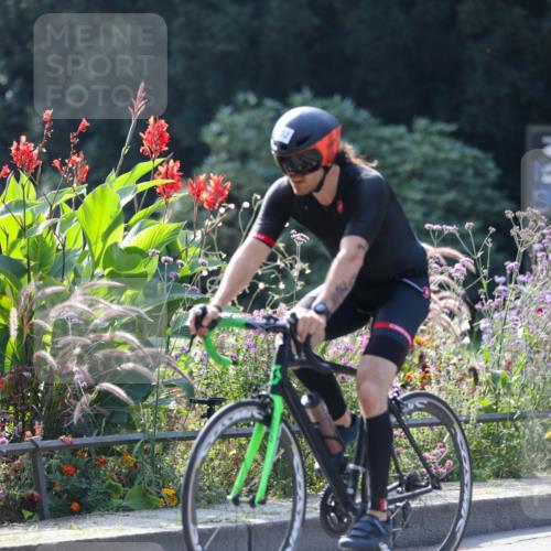 08.09.2024 - Stadtparktriathlon Zöllner http://msf.ph/oto/7029577 08.09.2024 11:10:10 Radfahren 406, 411, 432, 439, 465, 468, 536 meine-sportfotos.de