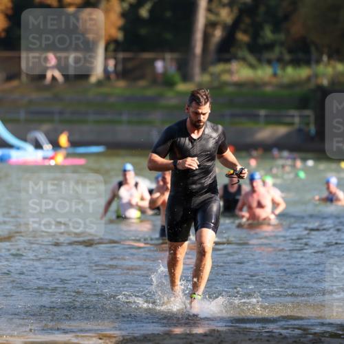 08.09.2024 - Stadtparktriathlon Michael Strokosch http://msf.ph/oto/7029578 08.09.2024 10:32:58 Schwimmen 381, 401, 428 meine-sportfotos.de