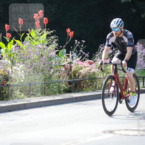 08.09.2024 - Stadtparktriathlon Zöllner http://msf.ph/oto/7029596 08.09.2024 11:10:13 Radfahren 411, 432, 439, 465, 468, 536 meine-sportfotos.de