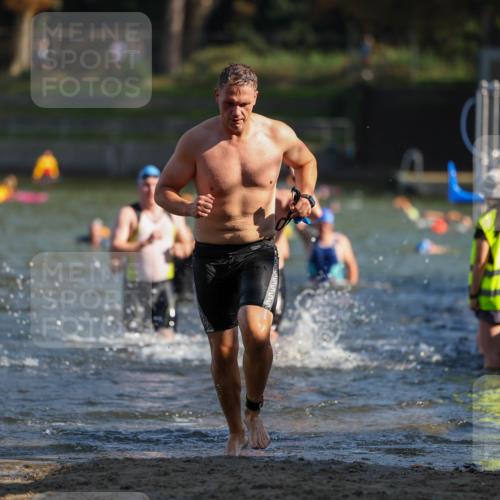 08.09.2024 - Stadtparktriathlon Michael Strokosch http://msf.ph/oto/7029603 08.09.2024 10:33:05 Schwimmen 371, 381, 401, 416, 436, 455 meine-sportfotos.de