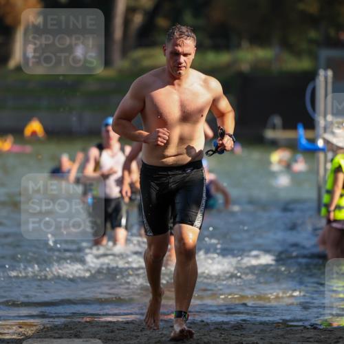 08.09.2024 - Stadtparktriathlon Michael Strokosch http://msf.ph/oto/7029613 08.09.2024 10:33:06 Schwimmen 371, 381, 384, 401, 416, 436, 455 meine-sportfotos.de