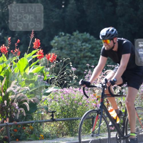 08.09.2024 - Stadtparktriathlon Zöllner http://msf.ph/oto/7029622 08.09.2024 11:10:38 Radfahren 376, 425, 515, 516 meine-sportfotos.de