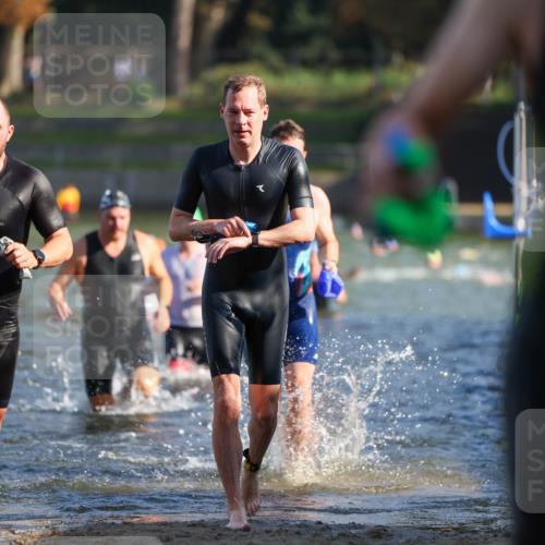 08.09.2024 - Stadtparktriathlon Michael Strokosch http://msf.ph/oto/7029644 08.09.2024 10:33:16 Schwimmen 371, 384, 405, 434, 436, 450 meine-sportfotos.de