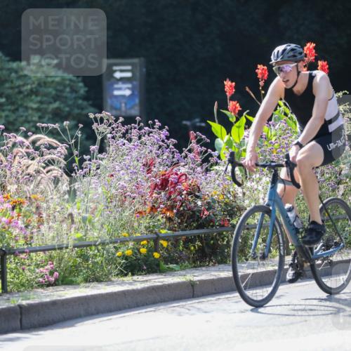 08.09.2024 - Stadtparktriathlon Zöllner http://msf.ph/oto/7029648 08.09.2024 11:10:53 Radfahren 410, 416, 521, 538 meine-sportfotos.de