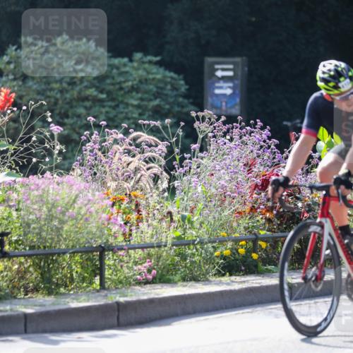 08.09.2024 - Stadtparktriathlon Zöllner http://msf.ph/oto/7029651 08.09.2024 11:10:58 Radfahren 410, 521 meine-sportfotos.de