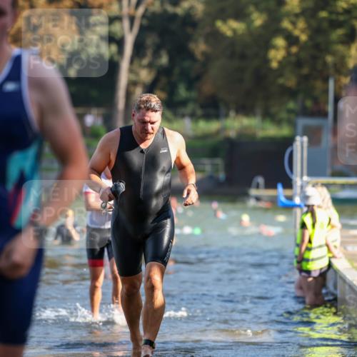 08.09.2024 - Stadtparktriathlon Michael Strokosch http://msf.ph/oto/7029677 08.09.2024 10:33:21 Schwimmen 384, 405, 434, 450 meine-sportfotos.de