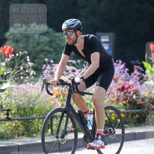 08.09.2024 - Stadtparktriathlon Zöllner http://msf.ph/oto/7029678 08.09.2024 11:11:20 Radfahren 480, 481, 482, 483, 504 meine-sportfotos.de