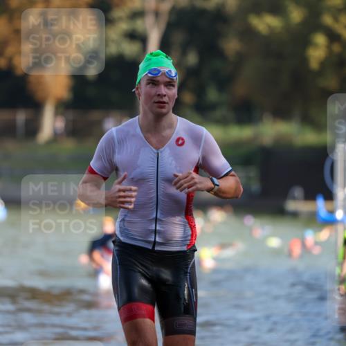 08.09.2024 - Stadtparktriathlon Michael Strokosch http://msf.ph/oto/7029697 08.09.2024 10:33:25 Schwimmen 405, 413, 434 meine-sportfotos.de