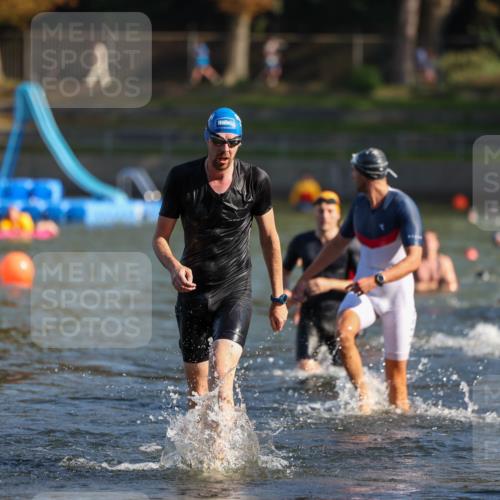 08.09.2024 - Stadtparktriathlon Michael Strokosch http://msf.ph/oto/7029710 08.09.2024 10:33:33 Schwimmen 395, 402, 413, 419 meine-sportfotos.de