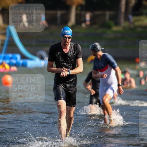 08.09.2024 - Stadtparktriathlon Michael Strokosch http://msf.ph/oto/7029712 08.09.2024 10:33:33 Schwimmen 395, 402, 413, 419 meine-sportfotos.de