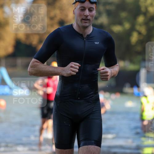 08.09.2024 - Stadtparktriathlon Michael Strokosch http://msf.ph/oto/7029745 08.09.2024 10:33:43 Schwimmen 380, 392, 402, 417, 419, 426 meine-sportfotos.de