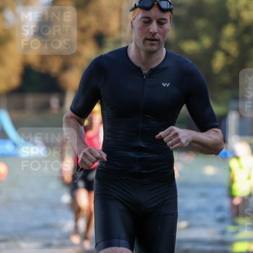 08.09.2024 - Stadtparktriathlon Michael Strokosch http://msf.ph/oto/7029747 08.09.2024 10:33:43 Schwimmen 380, 392, 402, 417, 419, 426 meine-sportfotos.de