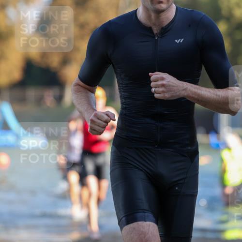 08.09.2024 - Stadtparktriathlon Michael Strokosch http://msf.ph/oto/7029749 08.09.2024 10:33:43 Schwimmen 380, 392, 402, 417, 419, 426 meine-sportfotos.de