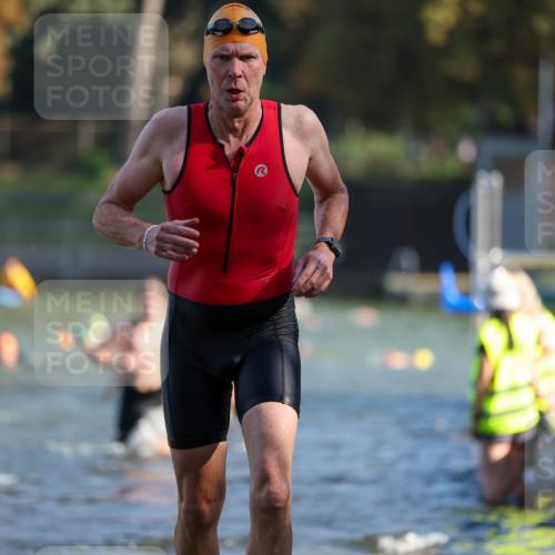 08.09.2024 - Stadtparktriathlon Michael Strokosch http://msf.ph/oto/7029755 08.09.2024 10:33:45 Schwimmen 380, 392, 402, 417, 426 meine-sportfotos.de