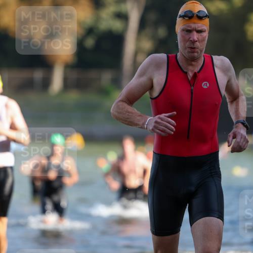 08.09.2024 - Stadtparktriathlon Michael Strokosch http://msf.ph/oto/7029763 08.09.2024 10:33:46 Schwimmen 380, 392, 402, 417, 426 meine-sportfotos.de