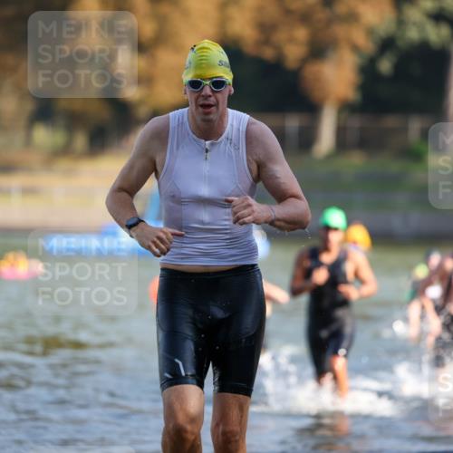 08.09.2024 - Stadtparktriathlon Michael Strokosch http://msf.ph/oto/7029770 08.09.2024 10:33:47 Schwimmen 380, 392, 402, 417, 426 meine-sportfotos.de