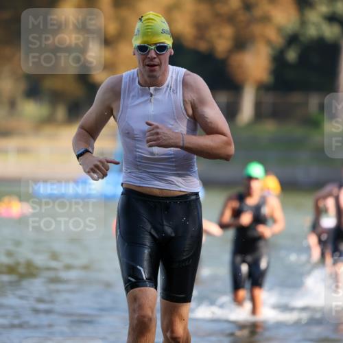 08.09.2024 - Stadtparktriathlon Michael Strokosch http://msf.ph/oto/7029772 08.09.2024 10:33:47 Schwimmen 380, 392, 402, 417, 426 meine-sportfotos.de