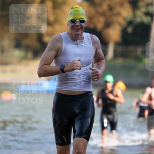 08.09.2024 - Stadtparktriathlon Michael Strokosch http://msf.ph/oto/7029774 08.09.2024 10:33:47 Schwimmen 380, 392, 402, 417, 426 meine-sportfotos.de