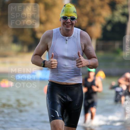 08.09.2024 - Stadtparktriathlon Michael Strokosch http://msf.ph/oto/7029776 08.09.2024 10:33:48 Schwimmen 380, 392, 402, 417, 426 meine-sportfotos.de