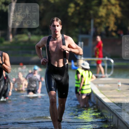 08.09.2024 - Stadtparktriathlon Michael Strokosch http://msf.ph/oto/7029788 08.09.2024 10:33:51 Schwimmen 369, 380, 417, 426, 432, 454 meine-sportfotos.de