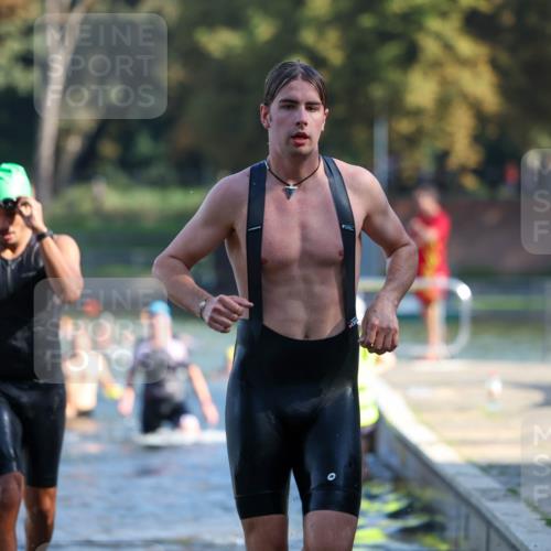 08.09.2024 - Stadtparktriathlon Michael Strokosch http://msf.ph/oto/7029796 08.09.2024 10:33:52 Schwimmen 369, 380, 417, 426, 432, 439, 454 meine-sportfotos.de