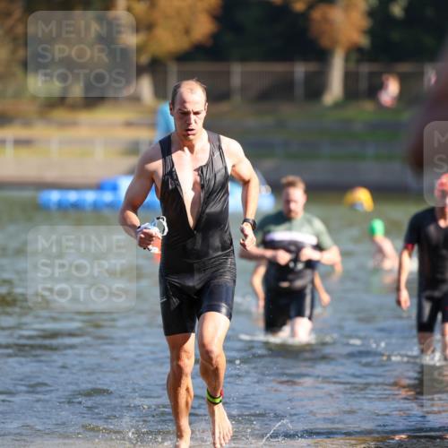 08.09.2024 - Stadtparktriathlon Michael Strokosch http://msf.ph/oto/7029816 08.09.2024 10:33:55 Schwimmen 369, 380, 404, 417, 432, 439, 454 meine-sportfotos.de