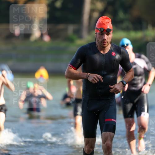 08.09.2024 - Stadtparktriathlon Michael Strokosch http://msf.ph/oto/7029846 08.09.2024 10:34:01 Schwimmen 369, 404, 432, 439, 454 meine-sportfotos.de