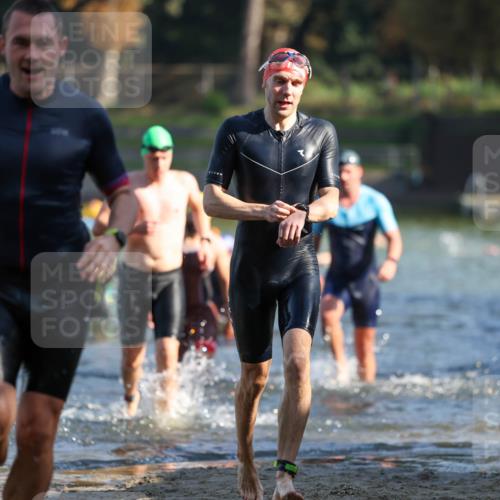 08.09.2024 - Stadtparktriathlon Michael Strokosch http://msf.ph/oto/7029909 08.09.2024 10:34:15 Schwimmen 366, 367, 376, 410, 422, 444, 446 meine-sportfotos.de