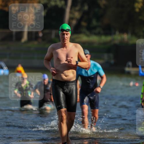 08.09.2024 - Stadtparktriathlon Michael Strokosch http://msf.ph/oto/7029915 08.09.2024 10:34:18 Schwimmen 366, 367, 376, 410, 422, 444, 446 meine-sportfotos.de