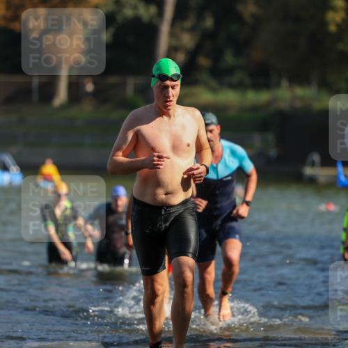 08.09.2024 - Stadtparktriathlon Michael Strokosch http://msf.ph/oto/7029916 08.09.2024 10:34:18 Schwimmen 366, 367, 376, 410, 422, 444, 446 meine-sportfotos.de