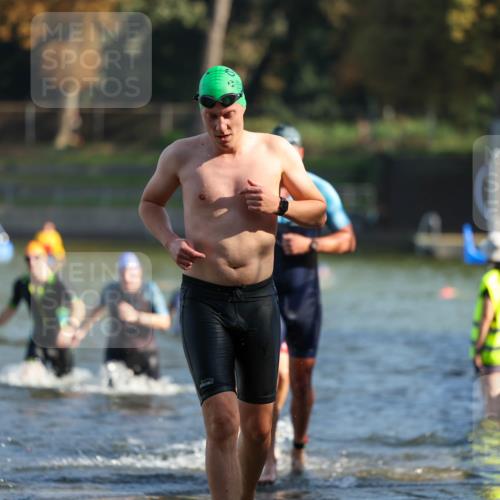 08.09.2024 - Stadtparktriathlon Michael Strokosch http://msf.ph/oto/7029921 08.09.2024 10:34:18 Schwimmen 366, 367, 376, 410, 422, 444, 446 meine-sportfotos.de