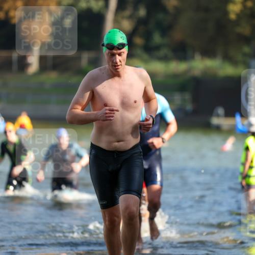 08.09.2024 - Stadtparktriathlon Michael Strokosch http://msf.ph/oto/7029923 08.09.2024 10:34:18 Schwimmen 366, 367, 376, 410, 422, 444, 446 meine-sportfotos.de