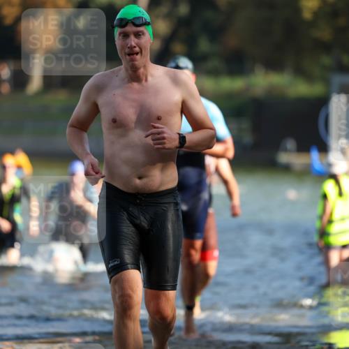 08.09.2024 - Stadtparktriathlon Michael Strokosch http://msf.ph/oto/7029927 08.09.2024 10:34:19 Schwimmen 366, 376, 422, 444, 446 meine-sportfotos.de