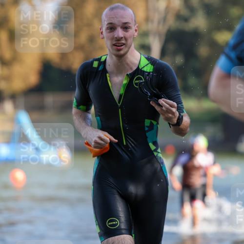 08.09.2024 - Stadtparktriathlon Michael Strokosch http://msf.ph/oto/7029975 08.09.2024 10:34:28 Schwimmen 366, 376, 393, 399 meine-sportfotos.de