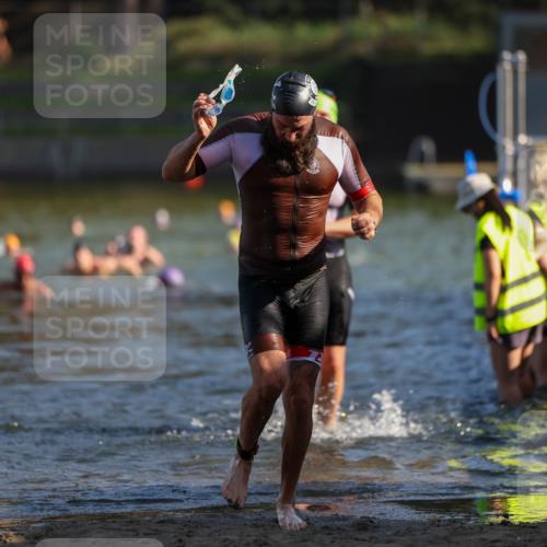 08.09.2024 - Stadtparktriathlon Michael Strokosch http://msf.ph/oto/7029987 08.09.2024 10:34:31 Schwimmen 393, 399 meine-sportfotos.de