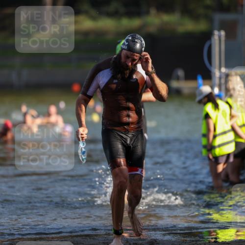08.09.2024 - Stadtparktriathlon Michael Strokosch http://msf.ph/oto/7029989 08.09.2024 10:34:31 Schwimmen 393, 399 meine-sportfotos.de