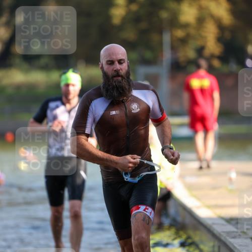 08.09.2024 - Stadtparktriathlon Michael Strokosch http://msf.ph/oto/7030005 08.09.2024 10:34:33 Schwimmen 393, 399 meine-sportfotos.de