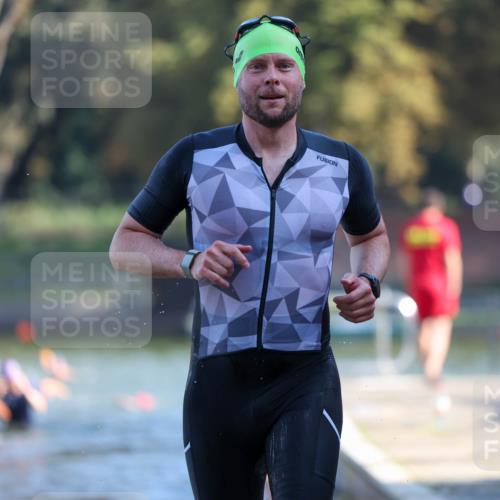 08.09.2024 - Stadtparktriathlon Michael Strokosch http://msf.ph/oto/7030016 08.09.2024 10:34:36 Schwimmen 393, 399 meine-sportfotos.de