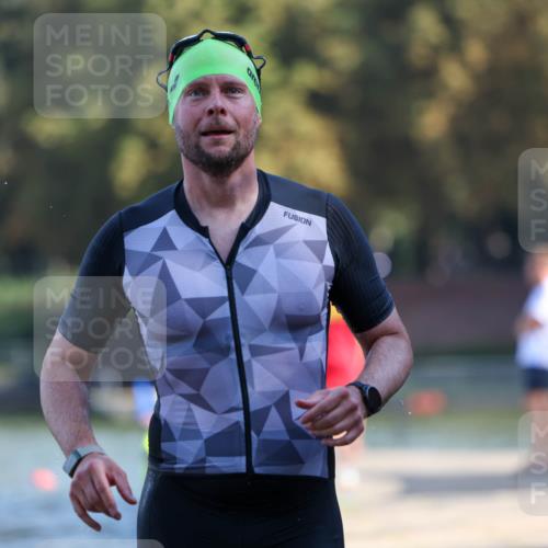08.09.2024 - Stadtparktriathlon Michael Strokosch http://msf.ph/oto/7030020 08.09.2024 10:34:36 Schwimmen 393, 399 meine-sportfotos.de