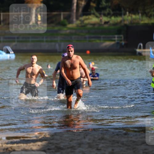 08.09.2024 - Stadtparktriathlon Michael Strokosch http://msf.ph/oto/7030024 08.09.2024 10:34:46 Schwimmen 400, 406, 445 meine-sportfotos.de