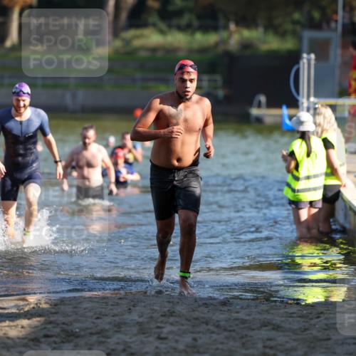 08.09.2024 - Stadtparktriathlon Michael Strokosch http://msf.ph/oto/7030030 08.09.2024 10:34:49 Schwimmen 383, 400, 406, 445 meine-sportfotos.de