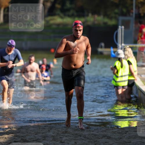 08.09.2024 - Stadtparktriathlon Michael Strokosch http://msf.ph/oto/7030036 08.09.2024 10:34:50 Schwimmen 383, 400, 406, 445 meine-sportfotos.de