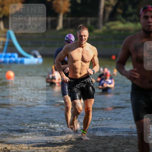 08.09.2024 - Stadtparktriathlon Michael Strokosch http://msf.ph/oto/7030052 08.09.2024 10:34:52 Schwimmen 383, 400, 406, 442, 445 meine-sportfotos.de