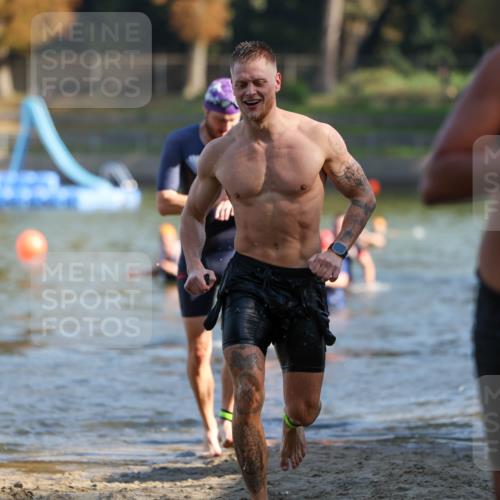08.09.2024 - Stadtparktriathlon Michael Strokosch http://msf.ph/oto/7030062 08.09.2024 10:34:53 Schwimmen 383, 400, 406, 442, 445 meine-sportfotos.de